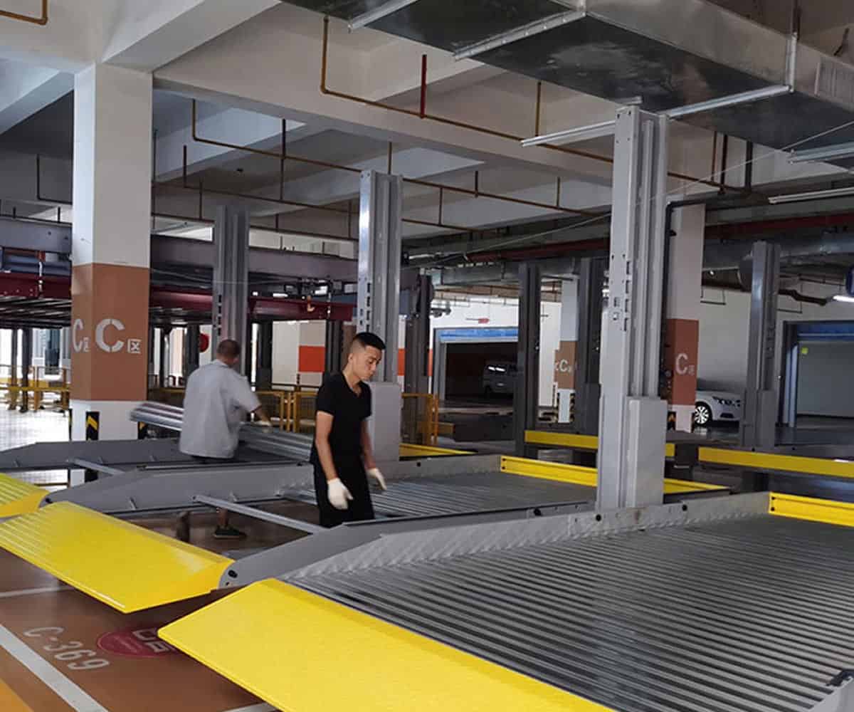 雙柱簡(jiǎn)易升降立體車庫停車設(shè)備過驗(yàn)收.jpg